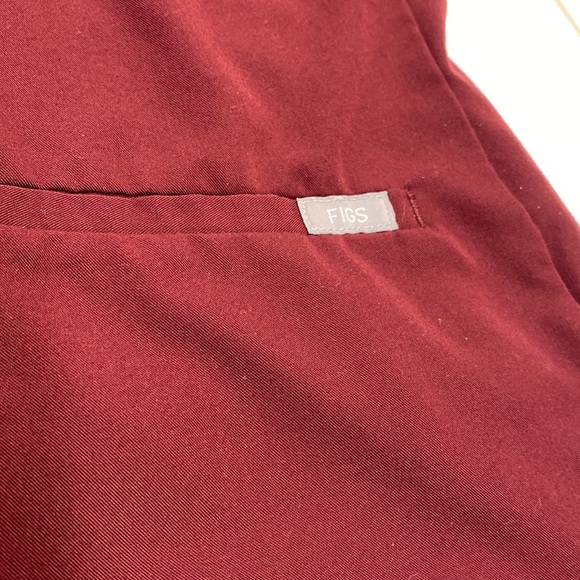 Figs Scrub Top XS maroon - Picture 3 of 14